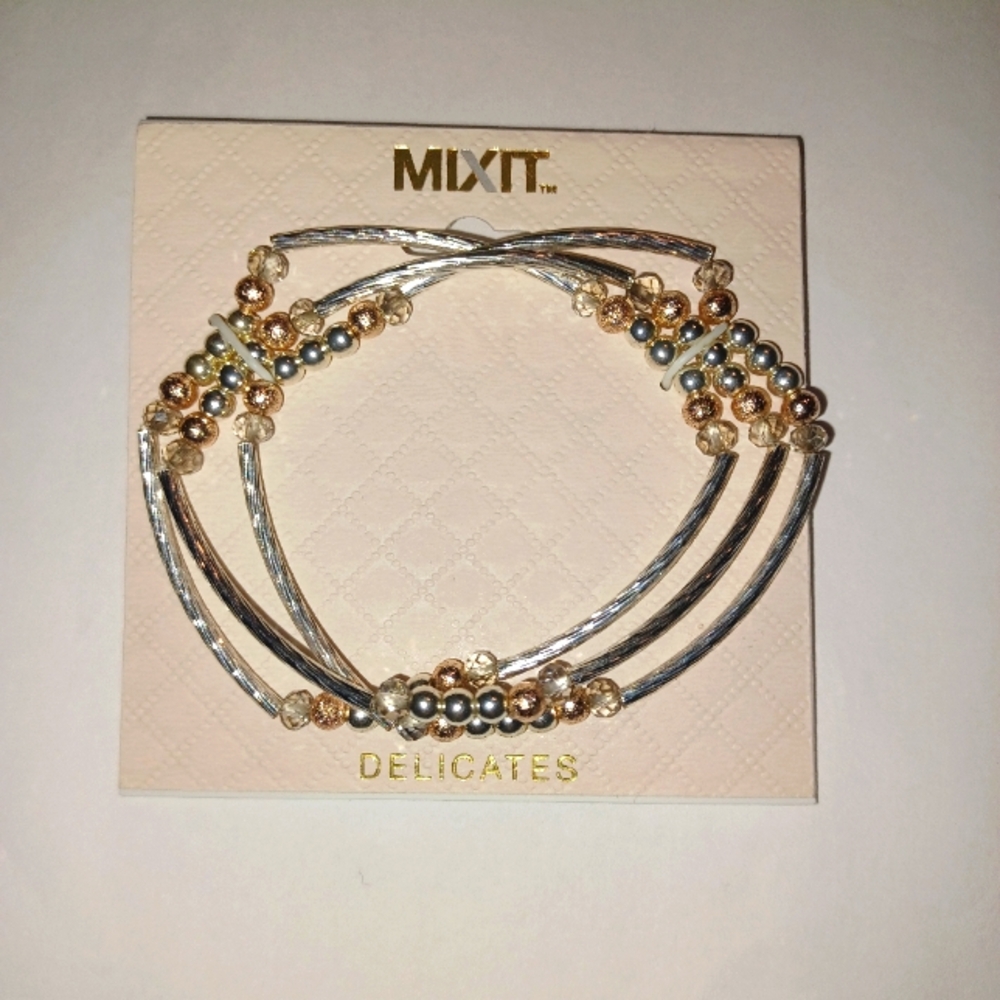 Bracelets NWT